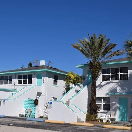 Private One-Bedroom 8 -Directly Across From Beach St. Pete Beach Eksteriør billede